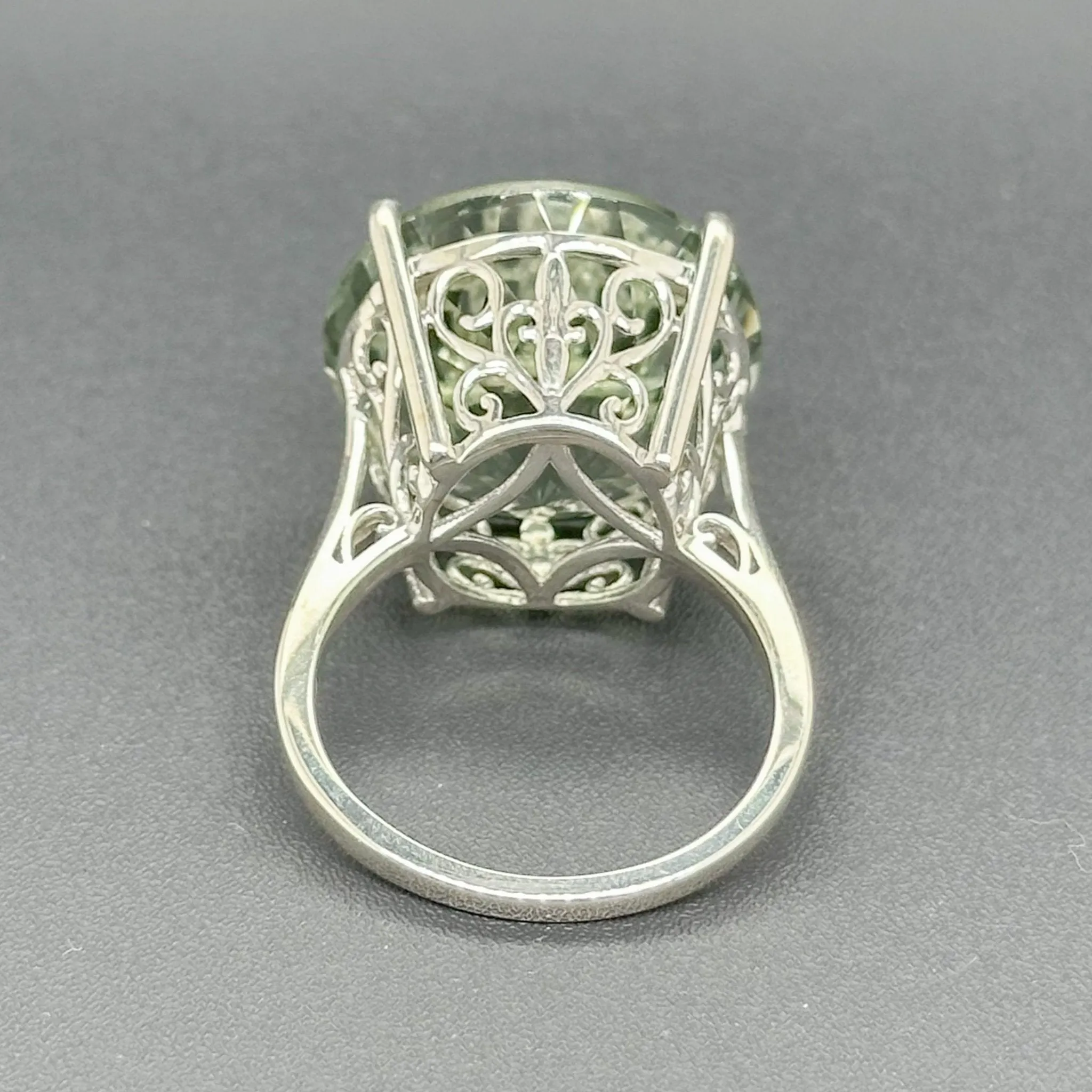 Estate SS Green Stone Cocktail Ring