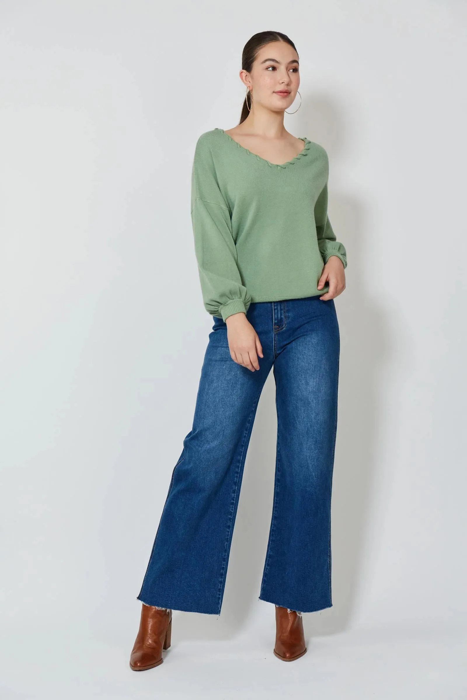 Ines V Jumper (Moss)